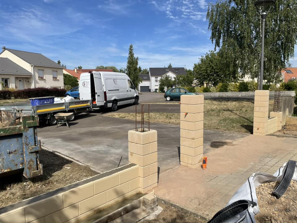 Aménagement extérieur mur de clôture￼